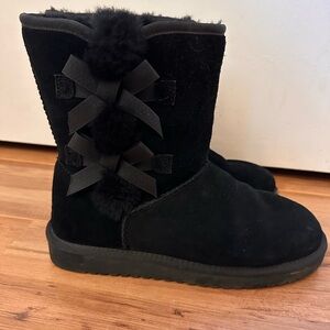 Koolaburra Black Winter Boots with Bows